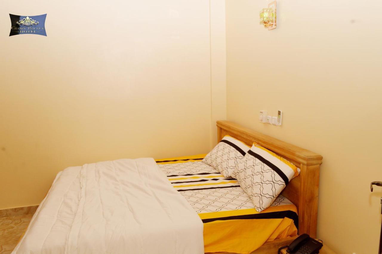Glory Palace Hotel Cotonou Bagian luar foto