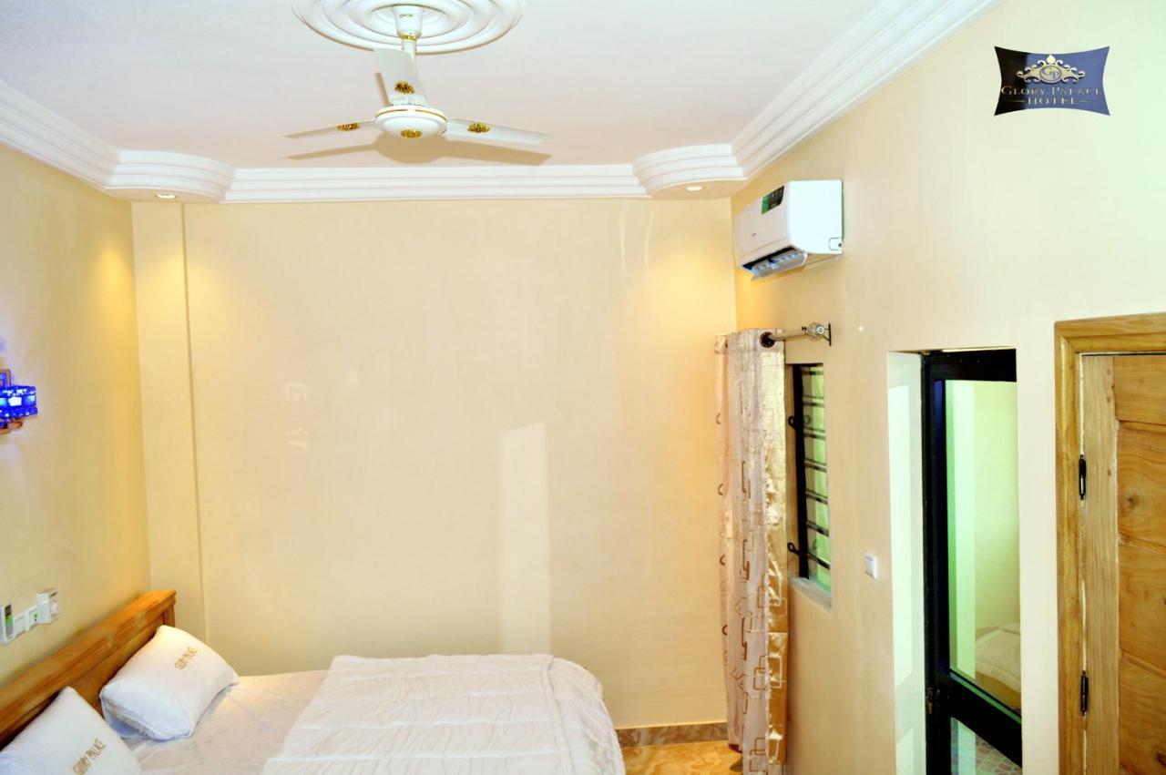 Glory Palace Hotel Cotonou Bagian luar foto