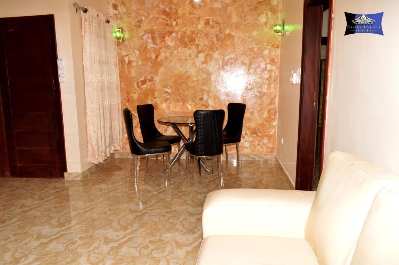 Glory Palace Hotel Cotonou Bagian luar foto