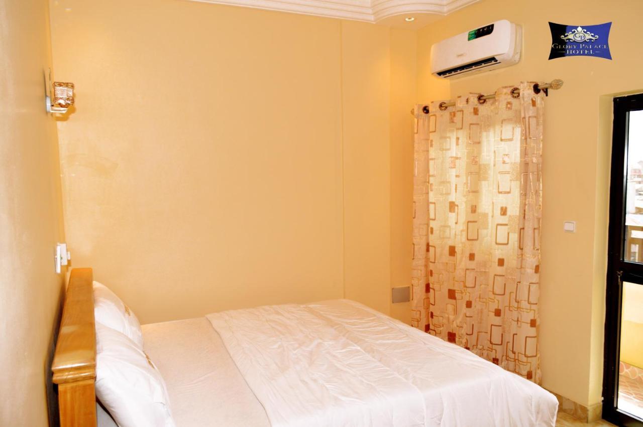 Glory Palace Hotel Cotonou Bagian luar foto
