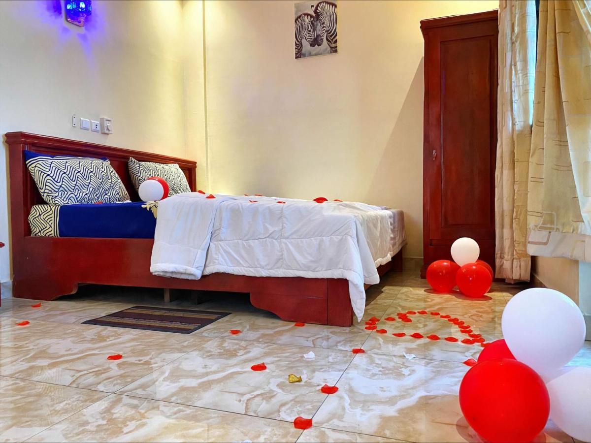 Glory Palace Hotel Cotonou Bagian luar foto